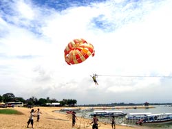 Parasailing on Benoah Beach