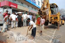 Dy.Mayor cycling on vehicle free zone.