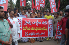 YSR-CP, CPI demands MPs to quit