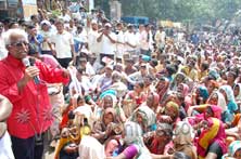 Fishermen blocked collectorate