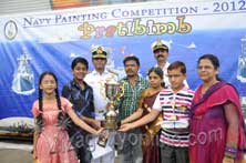 Winning_School_DAv_Public_School_with_the_Chief_Guest