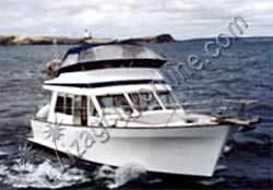 Tour boat