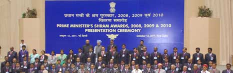 HON’BLE PRIME MINISTER PRESENTS SHRAM AWARDS 

TO 5 VSP EMPLOYEES