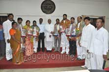 Mayor and Commissioner felicitating ex members of standing committee