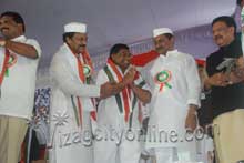 PRP MLAsof Vizag Joins in Congress