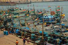 Mechanised boats to go to sea delayed