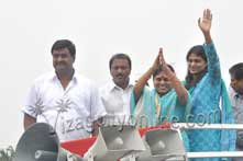 Vijayamma starts her election campaign