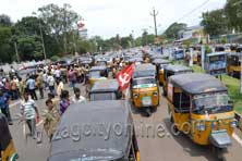 Auto-drivers protest at Collectorate