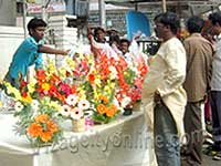 Makeshift florist stands had brisk business on New Years day in Vizag.